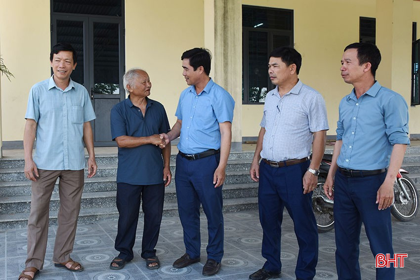 Đoàn công tác Sở Nội vụ kiểm tra, chỉ đạo việc lấy ý kiến Nhân dân. bqbht_br_dsc-7015-copy.jpg
