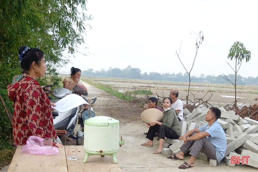 Bà Thảo luôn sát sao với từng hoạt động vì cộng đồng của thôn. bqbht_br_05e6cb31-b32b-48cc-b599-55defc417226.jpg