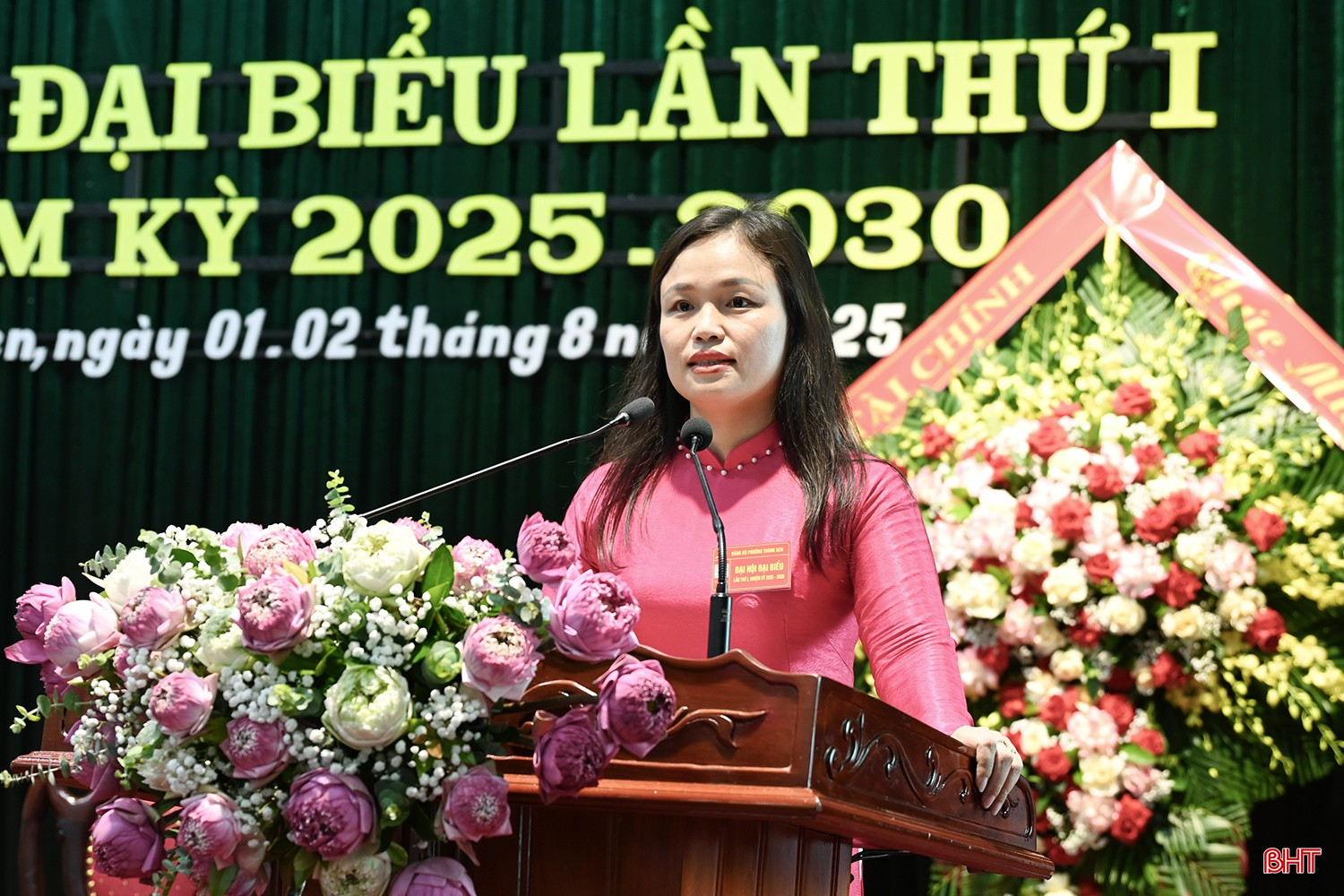 Đồng chí Trần Thị Thúy - Phó trưởng Ban Xây dựng Đảng phường phát biểu tham luận. bqbht_br_dsc-a0832.jpg