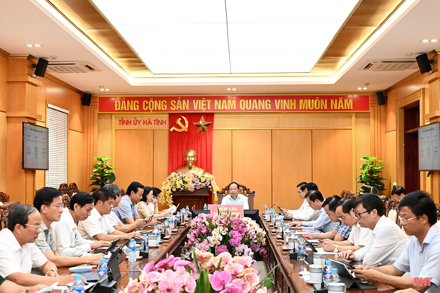 Bí thư Tỉnh ủy Nguyễn Duy Lâm chủ trì điểm cầu Hà Tĩnh. bqbht_br_dsc-sfd6938.jpg