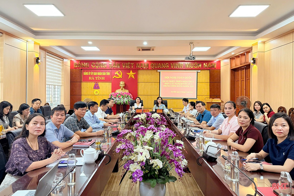 Điểm cầu Đảng ủy các cơ quan Đảng tỉnh và Đảng ủy UBND tỉnh Hà Tĩnh. bqbht_br_du-ubnd-tinh-copy.jpg