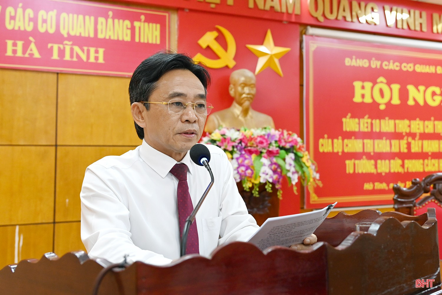 Đồng chí Trần Thế Dũng - Phó Bí thư Thường trực Tỉnh ủy, Bí thư Đảng ủy Các cơ quan Đảng tỉnh phát biểu chỉ đạo. bqbht_br_dsc-6a615.jpg