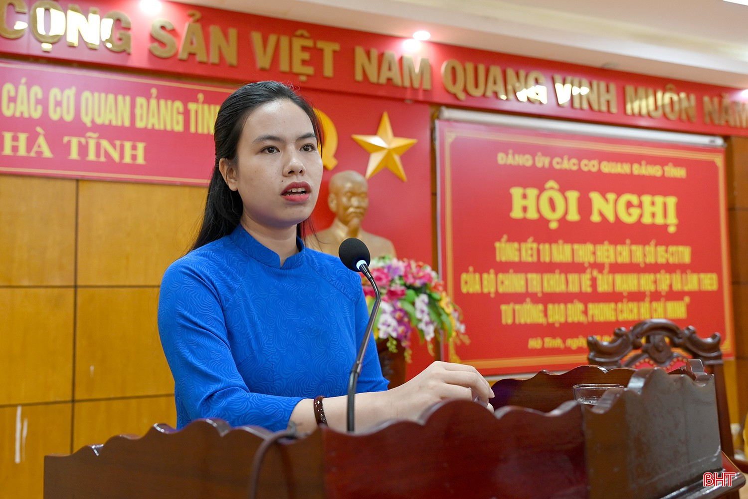 Đồng chí Nguyễn Ny Hương - Bí thư Đảng ủy Cơ quan Tỉnh đoàn, Bí thư Tỉnh đoàn phát biểu tham luận tại hội nghị. bqbht_br_dsc-659c8.jpg