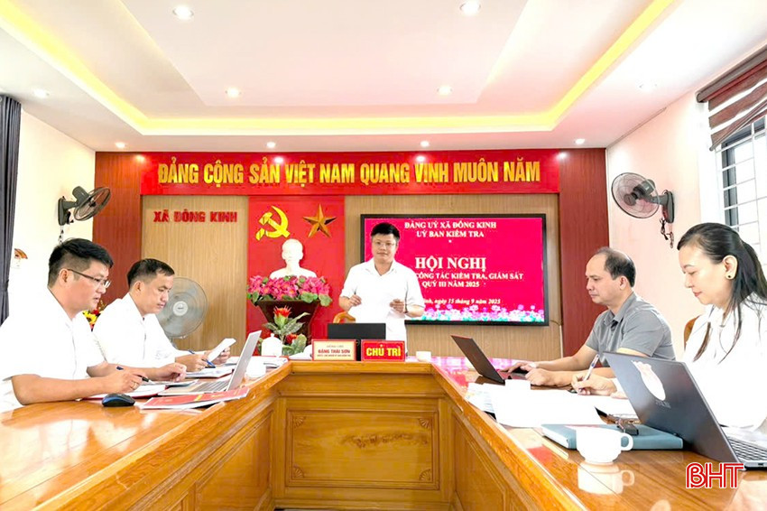 Ngay sau khi thành lập, UBKT Đảng ủy xã Đông Kinh đã khẩn trương kiện toàn tổ chức, ban hành quy chế làm việc, phân công rõ nhiệm vụ cho từng thành viên. bqbht_br_z7012698347492-0e7f979747cf8336019e99340ba511ce.jpg