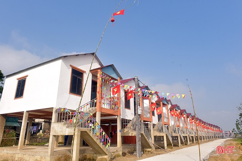 Công trình khu nhà ở 24 hộ dân vạn chài vùng bão lũ, lụt ở Đức Thọ của Viện Quy hoạch kiến trúc Hà Tĩnh được nhận giải thưởng dịp này. bqbht_br_122d4232444t30259l0.jpg