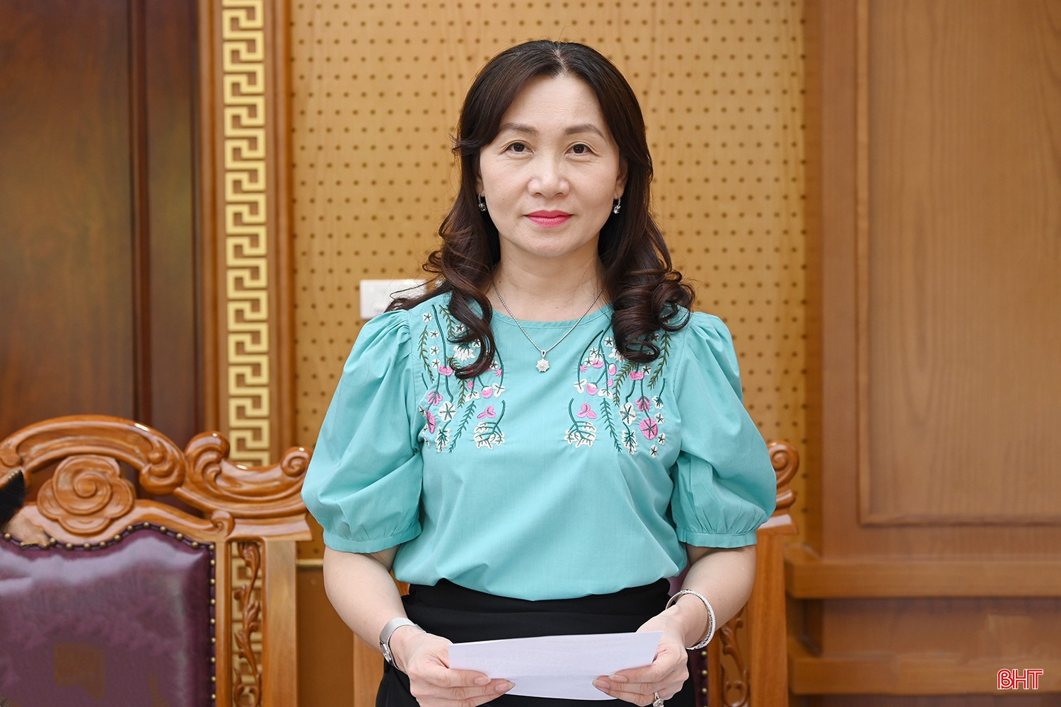 Đồng chí Nguyễn Thị Mai Thủy - Tỉnh ủy viên, Phó Bí thư Đảng ủy CCQ Đảng tỉnh báo cáo công tác chuẩn bị đại hội. bqbht_br_dsc-0d408.jpg