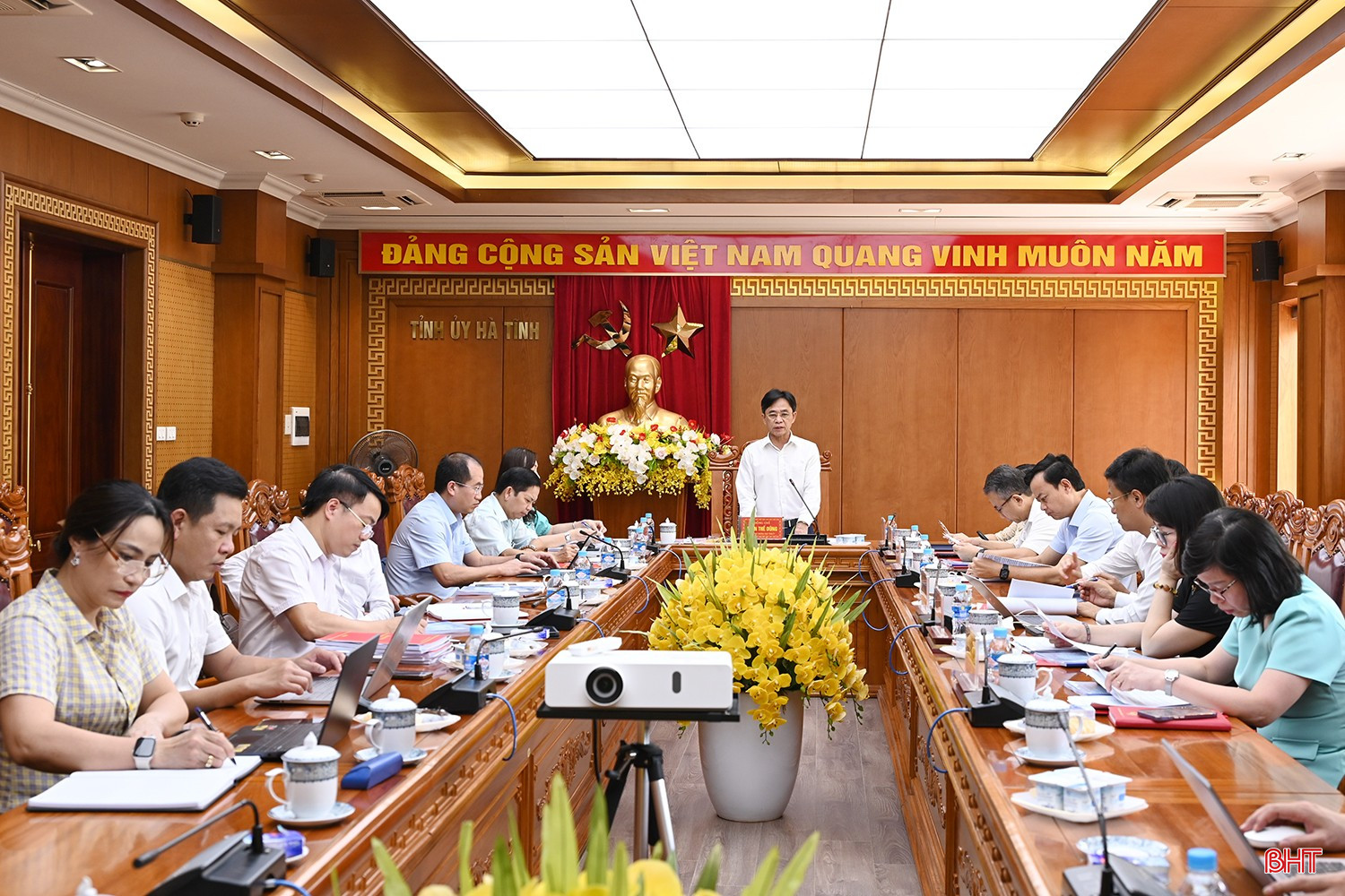 Đồng chí Trần Thế Dũng - Phó Bí thư Thường trực Tỉnh ủy chủ trì hội nghị. bqbht_br_dsc-d0355.jpg
