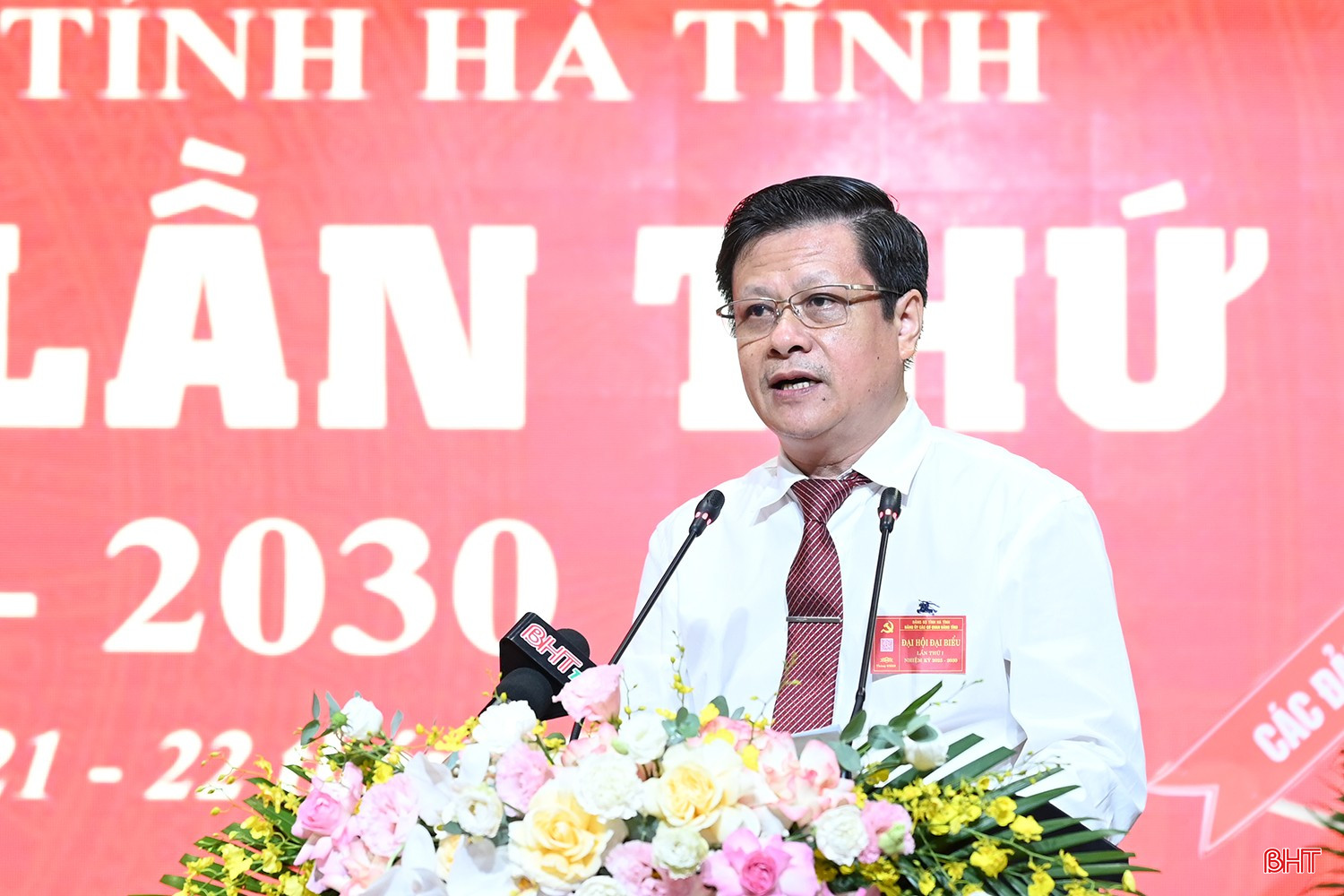 Đồng chí Dương Xuân Sanh - Bí thư Đảng ủy, Viện trưởng Viện kiểm sát nhân dân tỉnh phát biểu tham luận. bqbht_br_dscd-3129.jpg