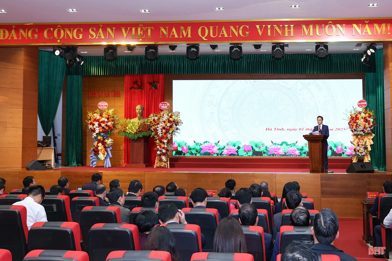 Tỉnh ủy Hà Tĩnh tổ chức hội nghị quán triệt Kết luận số 127-KL/TW ngày 28/2/2025 của Bộ Chính trị, Ban Bí thư về triển khai nghiên cứu, đề xuất tiếp tục sắp xếp tổ chức bộ máy của hệ thống chính trị.