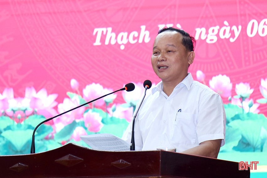 Trưởng ban Tuyên giáo và Dân vận Huyện ủy Lê Văn Sơn quán triệt Chỉ thị số 42-CT/TW và nội dung bài viết của Tổng Bí thư Tô Lâm. bqbht_br_dsc-7590-copy.jpg