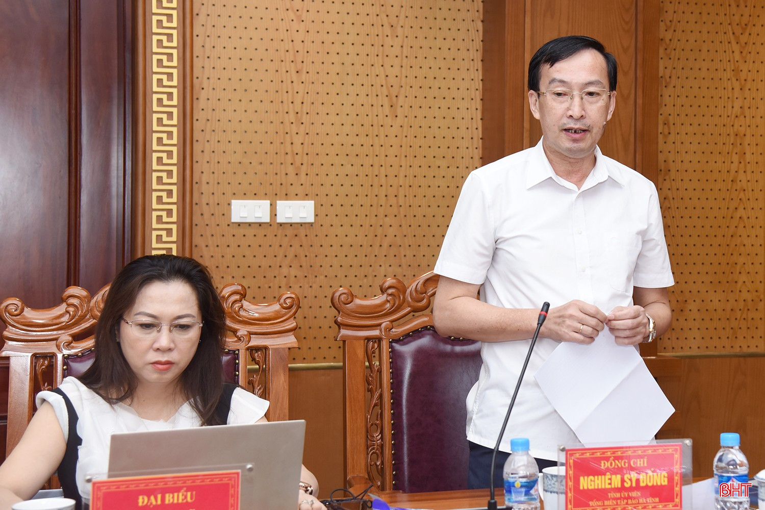 Tổng Biên tập Báo Hà Tĩnh Nghiêm Sỹ Đống báo cáo kết quả thực hiện nhiệm vụ thời gian qua. bqbht_br_dszc-8728.jpg