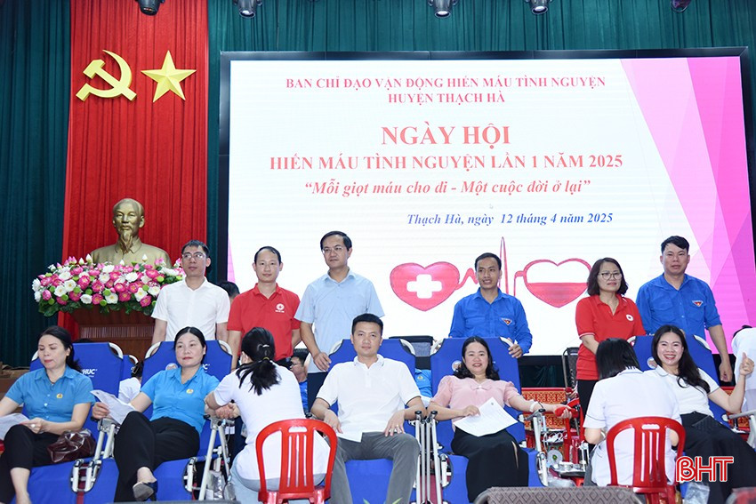 ដោយមានខ្លឹមសារថា៖ «គ្រប់ដំណក់ឈាមដែលផ្តល់ឲ្យ ជីវិតនៅតែមាន» ពិធីបុណ្យបរិច្ចាគឈាមដោយស្ម័គ្រចិត្ត គឺជាសកម្មភាពប្រចាំឆ្នាំដែលធ្វើឡើងនៅថាច់ហា។ bqbht_br_dsc-6124-copy.jpg