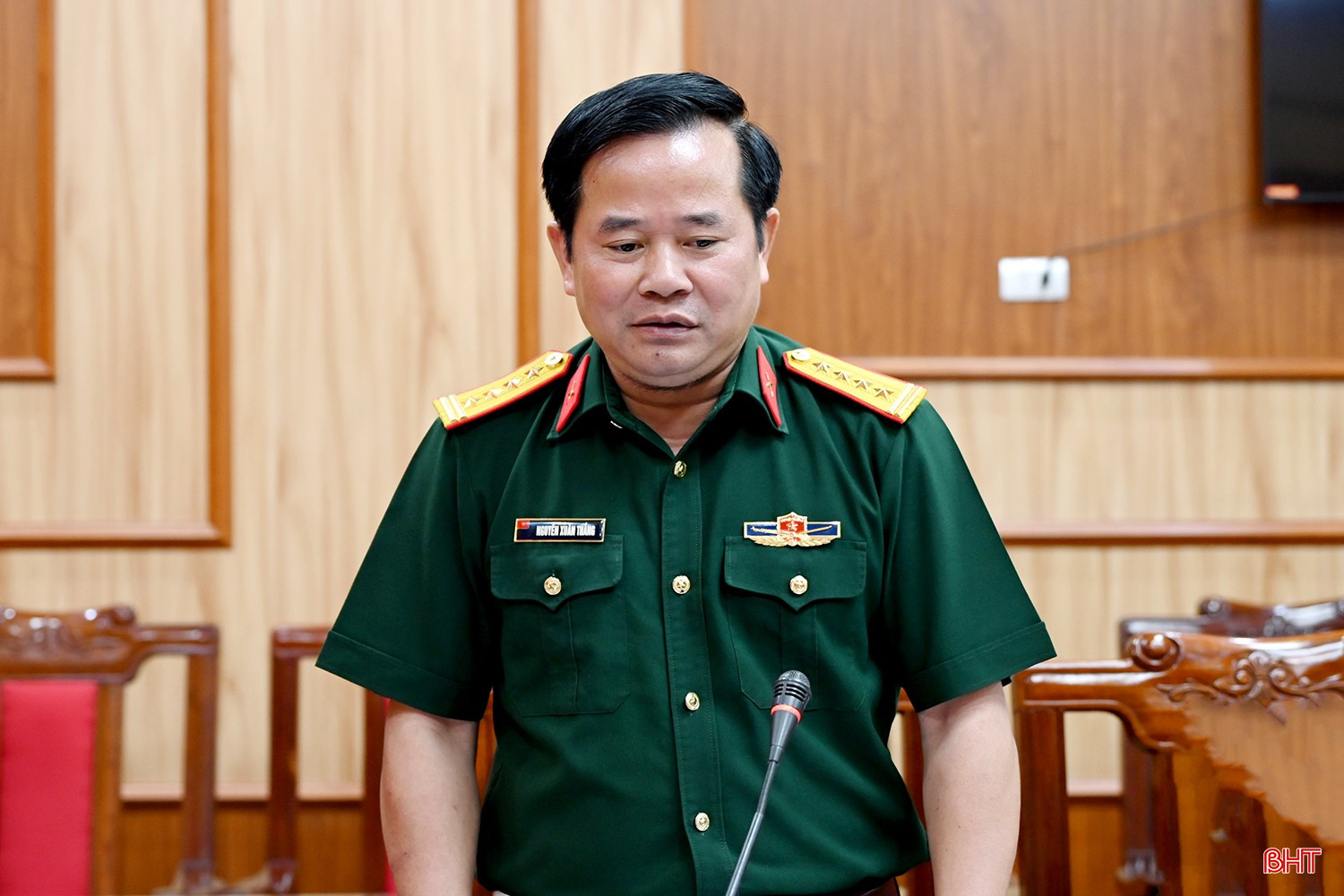 Đại tá Nguyễn Xuân Thắng - Chỉ huy trưởng Bộ CHQS tỉnh tiếp thu làm rõ một số nội dung tại hội nghị. bqbht_br_dsc-8d238.jpg