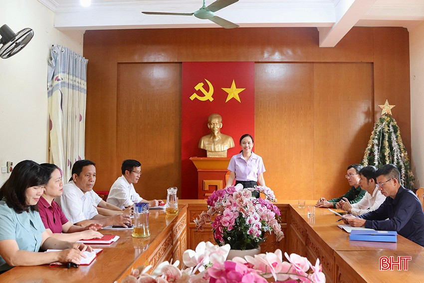 Phó Bí thư Thường trực Đảng ủy xã Sơn Kim 2 chủ trì giao ban rà soát các công việc liên quan chuẩn bị đại hội Đảng. bqbht_br_img-5799-copy.jpg