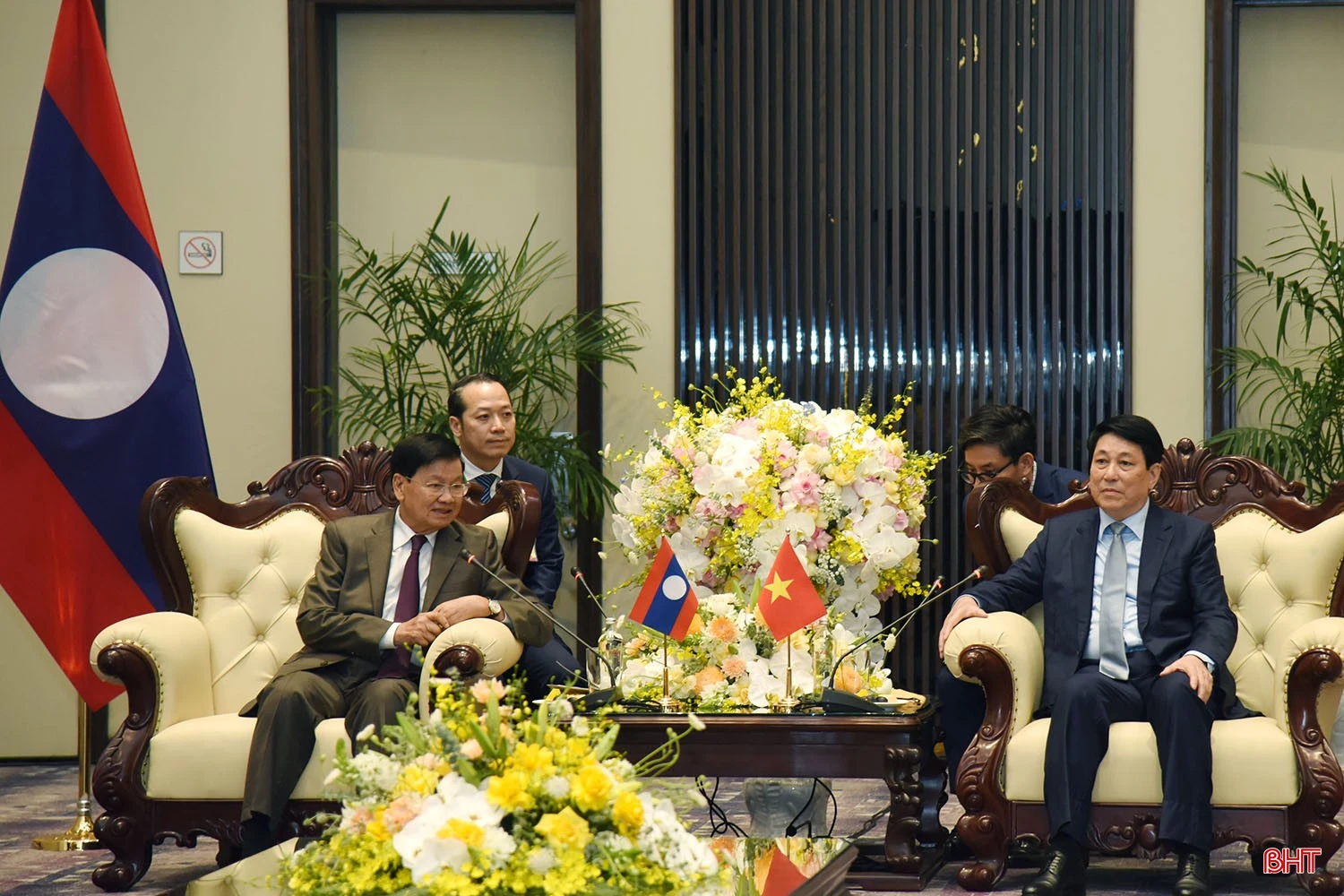 Lãnh đạo Đảng, Nhà nước Lào và lãnh đạo Nhà nước Việt Nam.