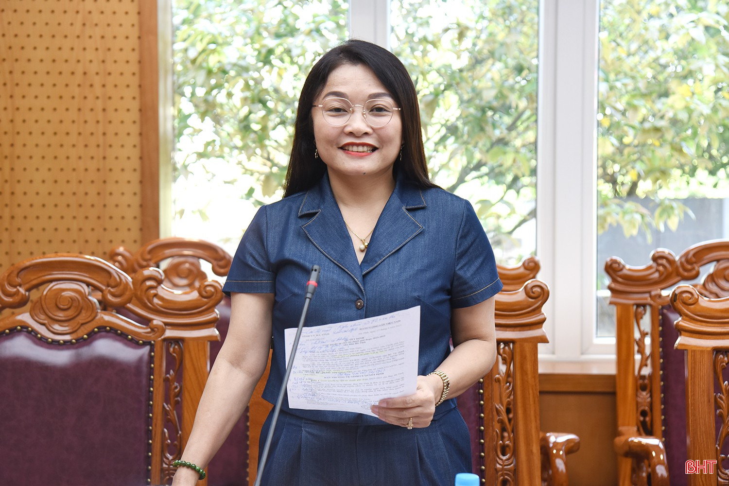 Phó Bí thư Đảng ủy UBND tỉnh Nguyễn Thị Hà Tân phát biểu tại buổi làm việc. bqbht_br_dsc-8780-copy.jpg