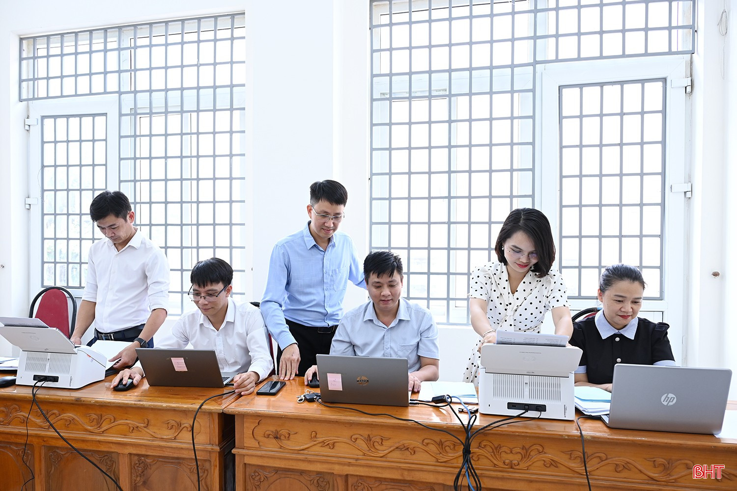 Việc kiểm phiếu được tổ chức theo hướng hiện đại. bqbht_br_dsc-6d305.jpg