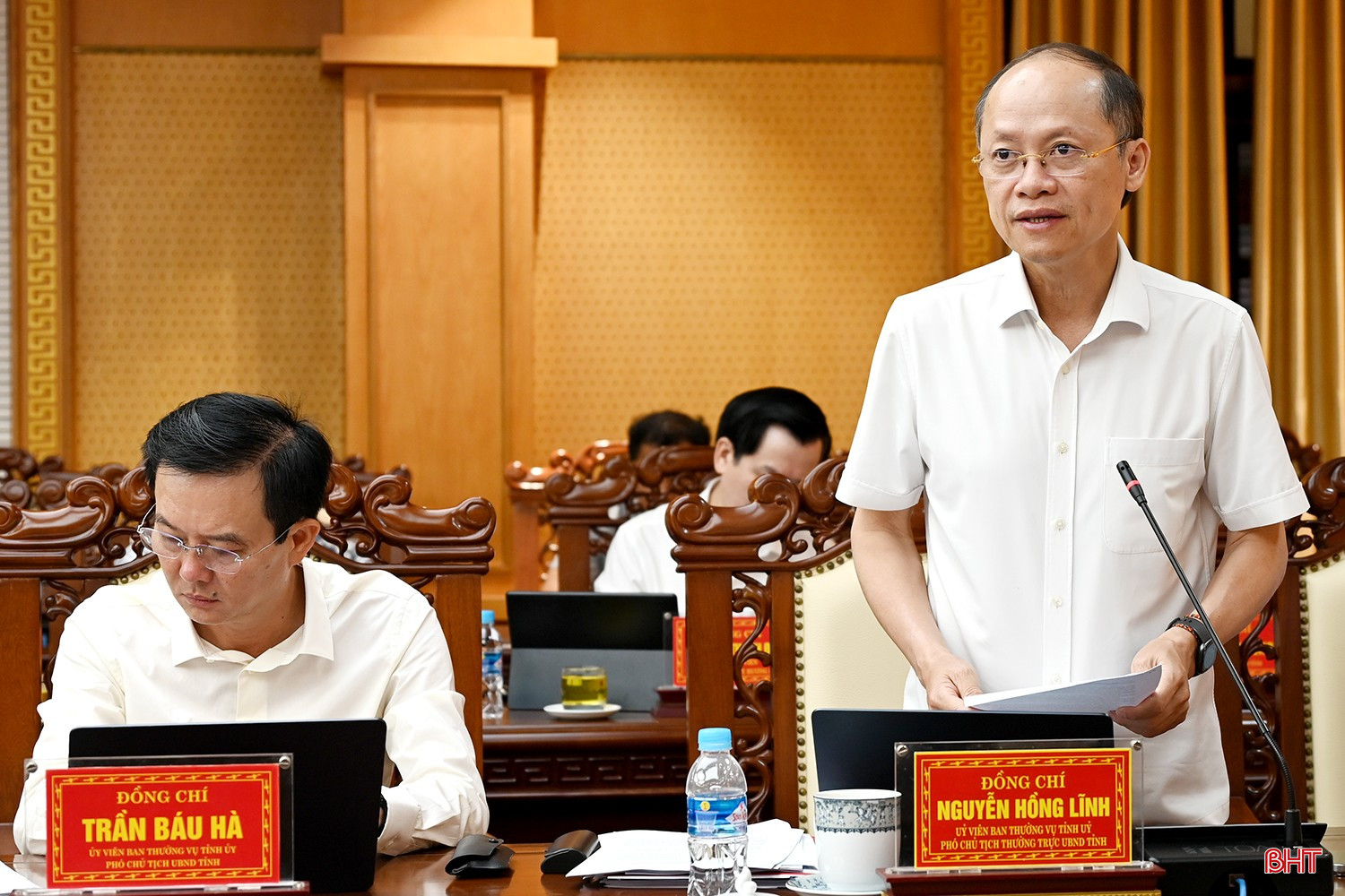 Phó Chủ tịch Thường trực UBND tỉnh Nguyễn Hồng Lĩnh báo cáo đề án sắp xếp hệ thống cơ quan thanh tra tỉnh Hà Tĩnh. bqbht_br_dsc-6026-copy.jpg