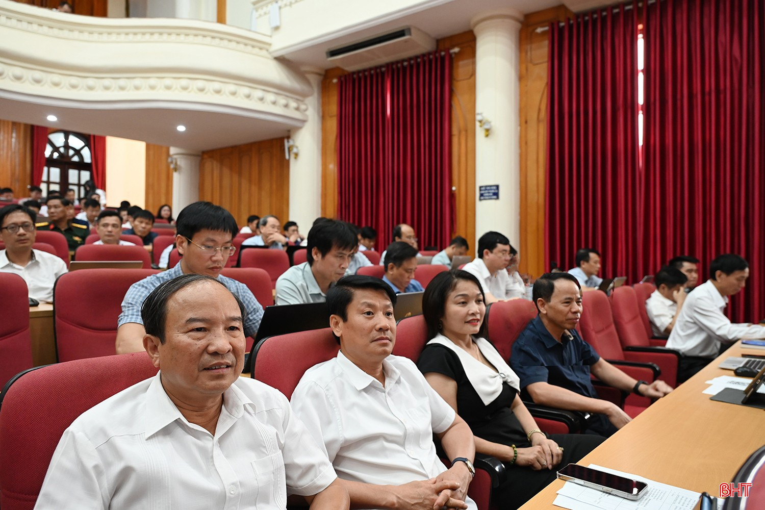 Đại biểu dự hội nghị tại điểm cầu UBND tỉnh. bqbht_br_f-6396.jpg