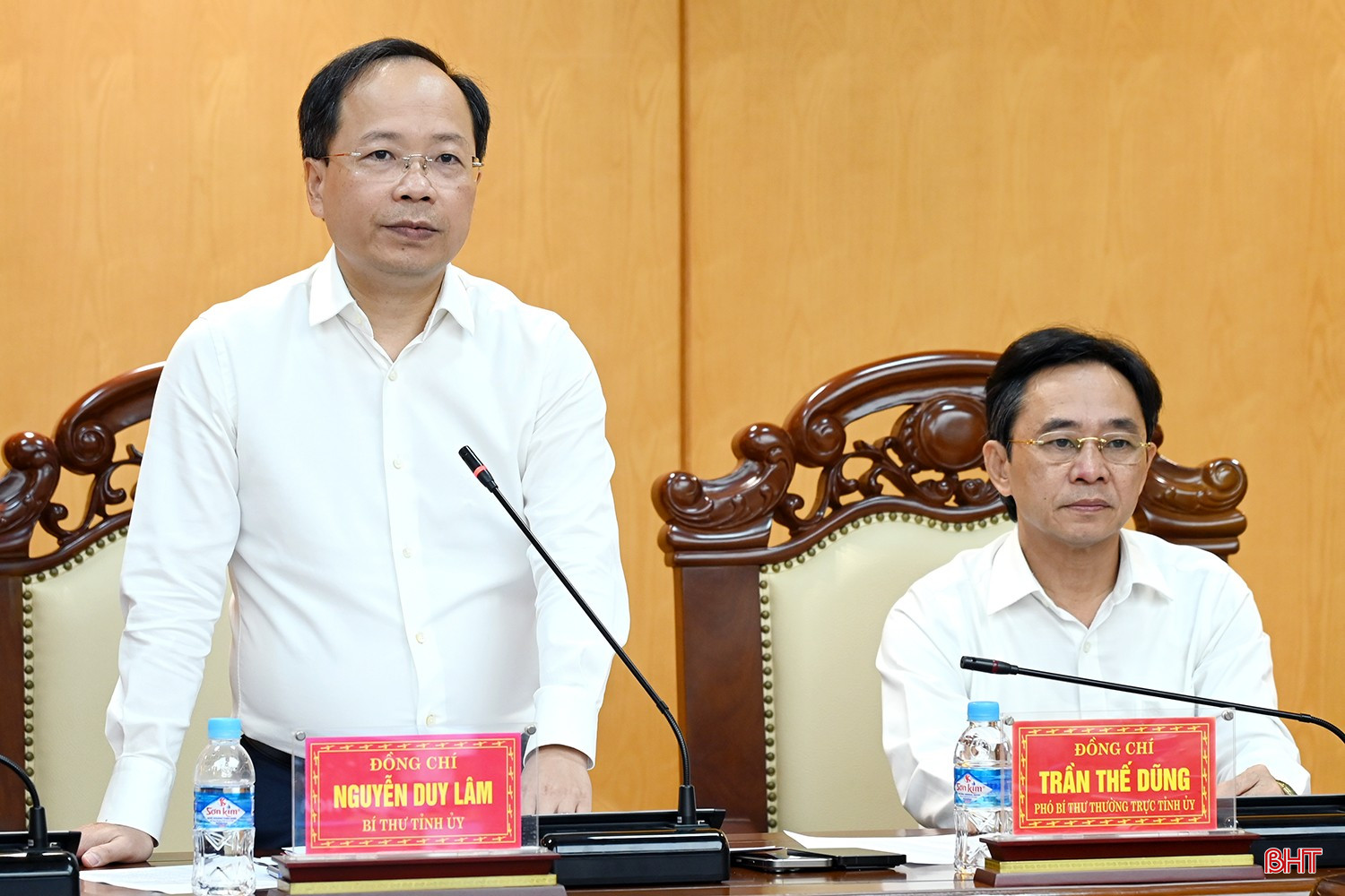 Bí thư Tỉnh ủy Nguyễn Duy Lâm kết luận cuộc họp. Bí thư Tỉnh ủy Nguyễn Duy Lâm kết luận cuộc họp.