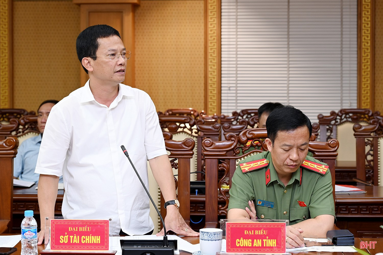 Giám đốc Sở Tài chính Nguyễn Trọng Hiếu phát biểu tại cuộc họp. bqbht_br_dsc-4d850.jpg