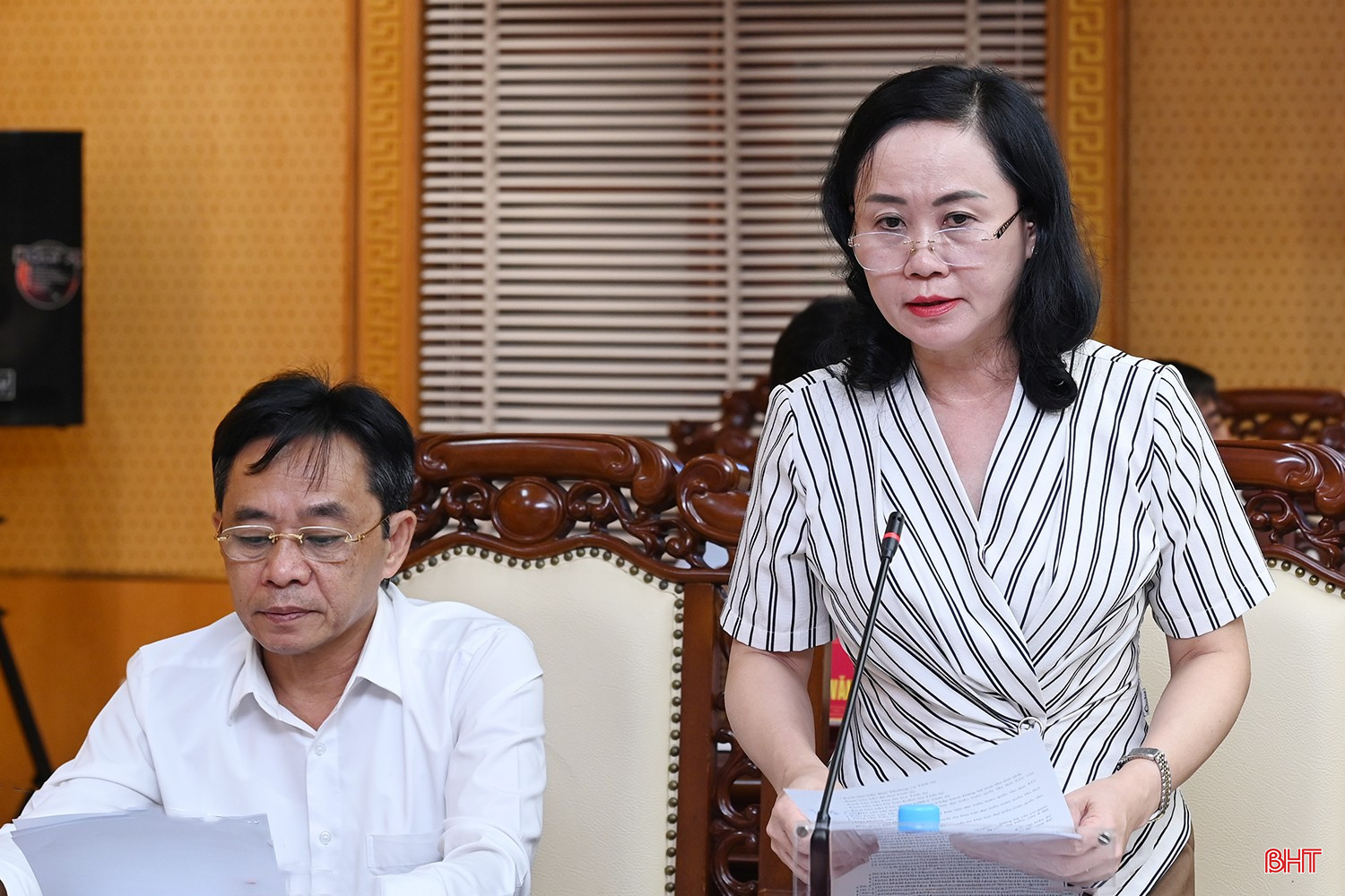 Trưởng ban Tổ chức Tỉnh ủy Trương Thanh Huyền báo cáo công tác chuẩn bị liên quan đến nhân sự và các nội dung phục vụ đại hội. bqbht_br_dsc-5s404-copy-9665.jpg