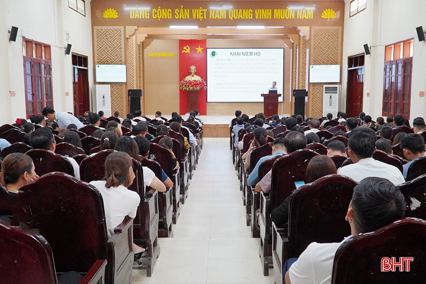 UBND huyện tổ chức hội nghị tập huấn nghiệp vụ lập bảng kê Tổng điều tra nông thôn, nông nghiệp năm 2025. bqbht_br_d.jpg