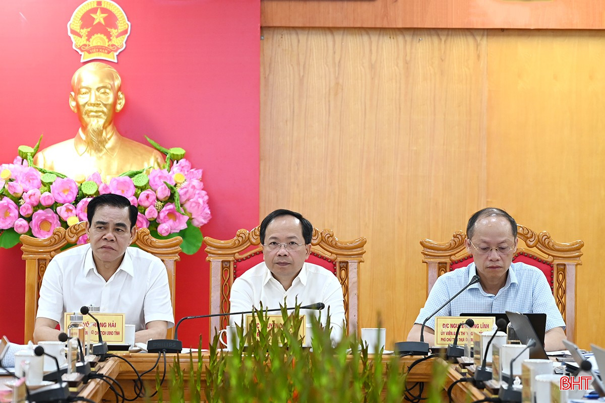 Các đồng chí chủ trì cuộc họp. bqbht_br_dsc-5440-copy.jpg