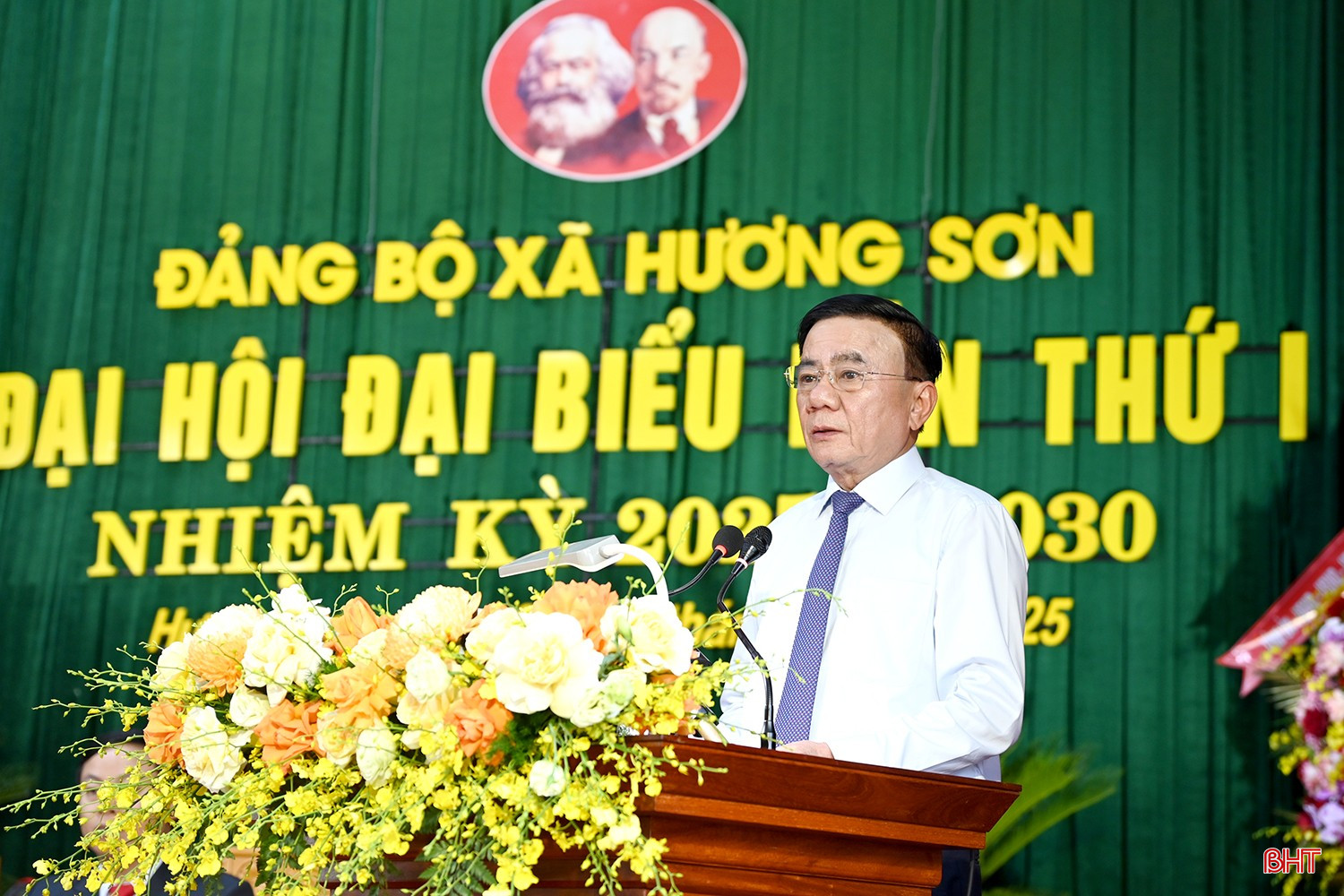 Đồng chí Trần Cẩm Tú - Ủy viên Bộ Chính trị, Thường trực Ban Bí thư phát biểu chỉ đạo đại hội. bqbht_br_dsc-d9962.jpg