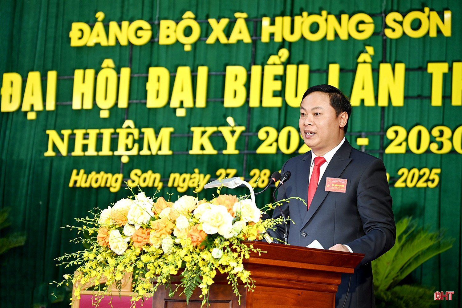 Đồng chí Lê Việt Nam - Trưởng ban Xây dựng Đảng phát biểu tham luận về nâng cao chất lượng đội ngũ cán bộ, đảng viên đáp ứng yêu cầu nhiệm vụ. bqbht_br_dsc-99d50.jpg