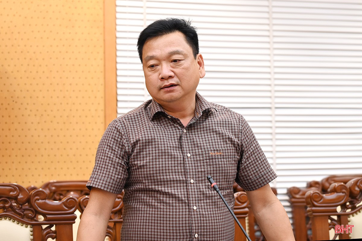 Bí thư Đảng ủy xã Kỳ Xuân Hồ Huy Thành báo cáo công tác chuẩn bị đại hội. bqbht_br_dscd-8453.jpg