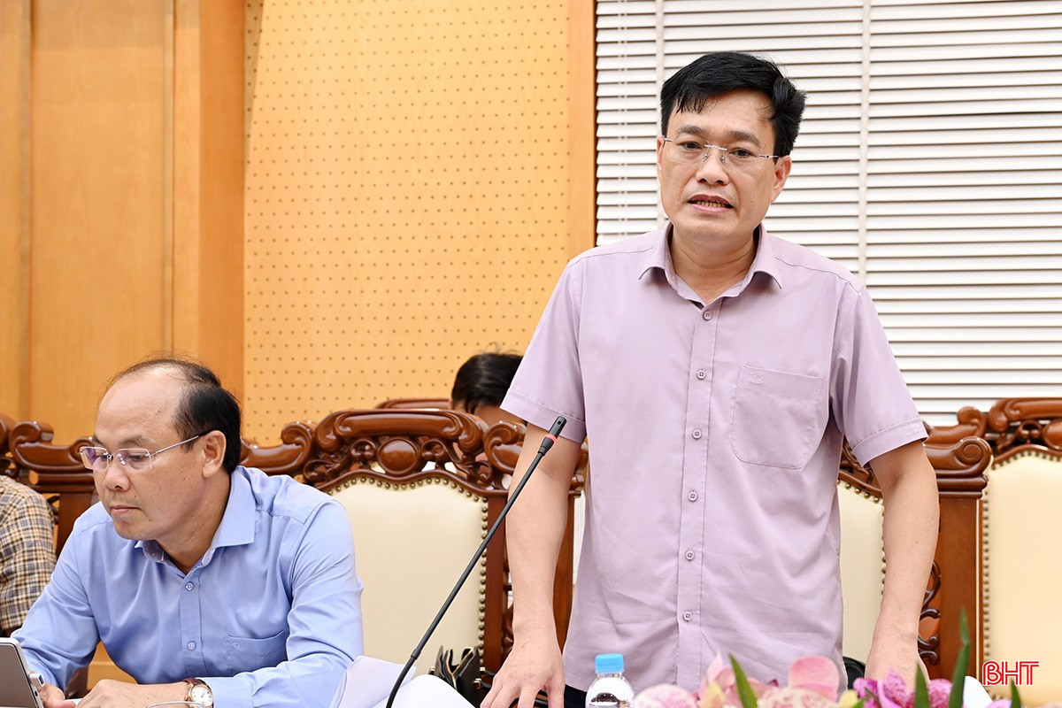 Phó Chủ nhiệm UBKT Tỉnh ủy Phan Ngọc Long góp ý các nội dung chỉ tiêu nhiệm kỳ mới. bqbht_br_dsc-84d09.jpg