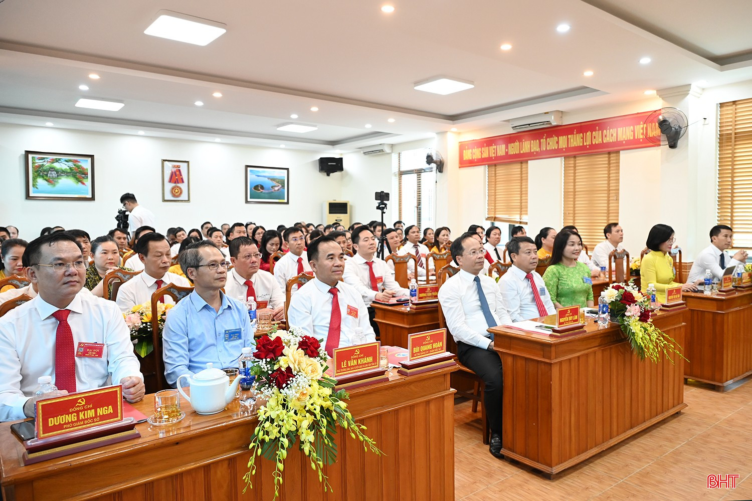 Bí thư Tỉnh ủy Nguyễn Duy Lâm và các đại biểu dự đại hội. bqbht_br_dsc-6225-copy.jpg