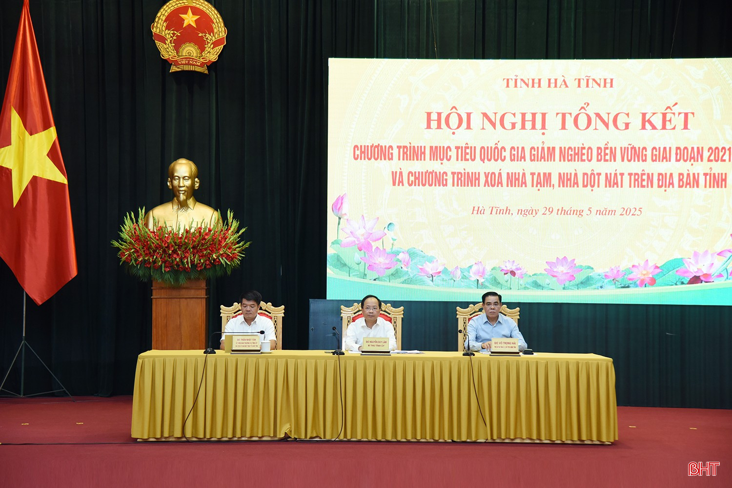 Các đồng chí chủ trì hội nghị. bqbht_br_dsc-9558-copy.jpg