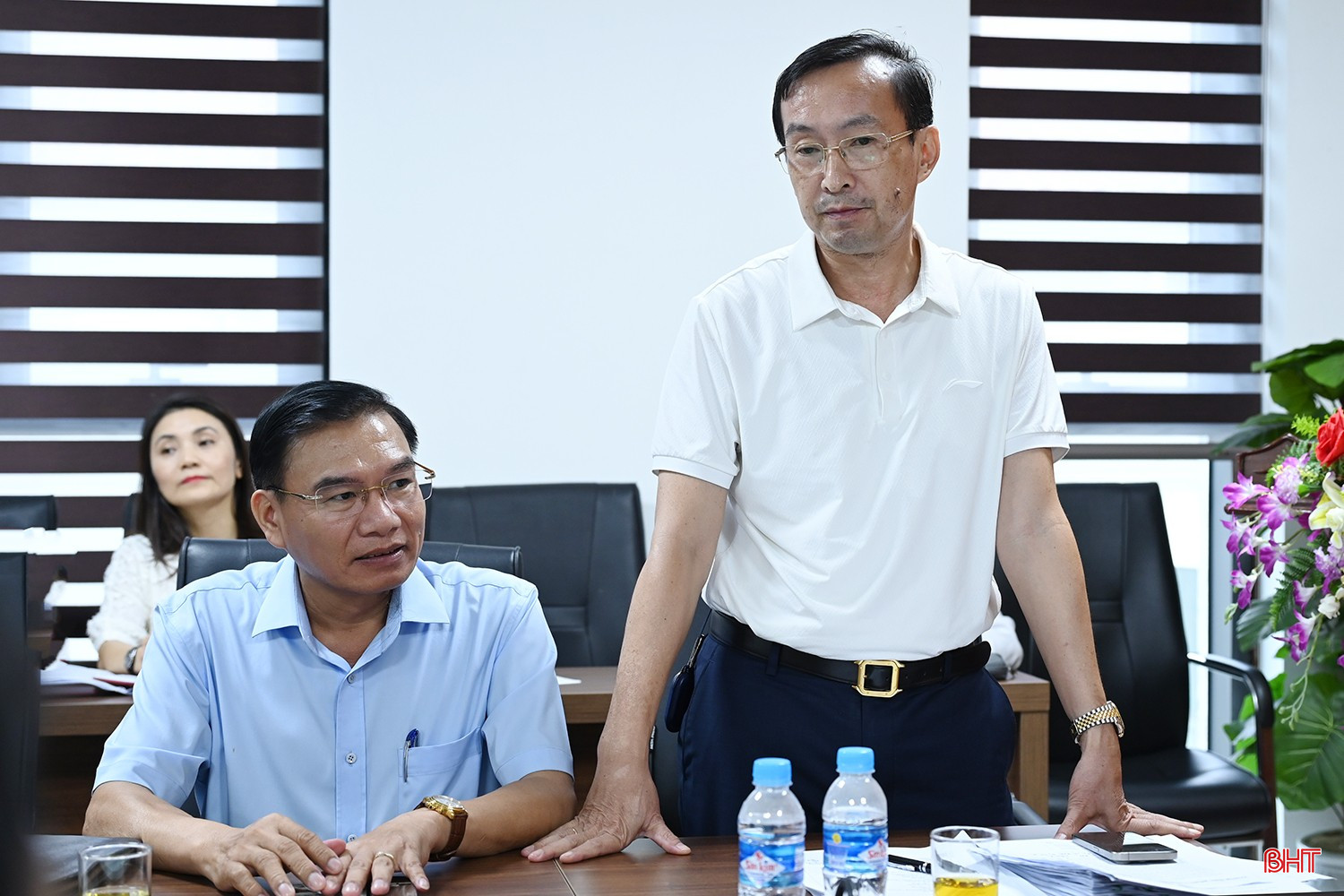 Tổng Biên tập Báo Hà Tĩnh Nghiêm Sỹ Đống báo cáo đề cương các phim tài liệu, phóng sự về Đại hội đại biểu Đảng bộ tỉnh lần thứ XX. bqbht_br_dsc-d4908.jpg