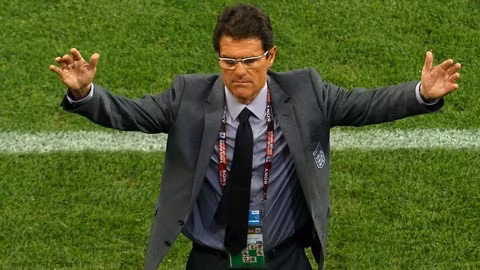 Capello cần tìm cho mình một lối thoát. Ảnh: Getty Images