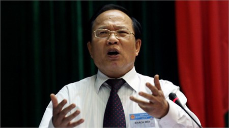 Bộ trưởng Hoàng Anh Tuấn: "Tôi có 3 cậu con trai, mấy bố con cũng thích chơi game, nhưng không chơi game bạo lực, chỉ chơi game vui vẻ thôi". Ảnh: Lê Anh Dũng