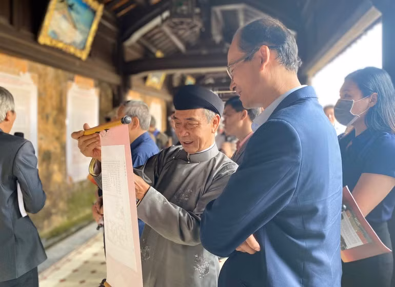 Lần đầu tiên công bố bản Truyện Kiều chép tay cực kỳ quý hiếm