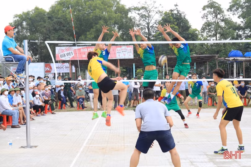 Khởi tranh Giải Bóng chuyền nam Thanh niên Hà Tĩnh năm 2022