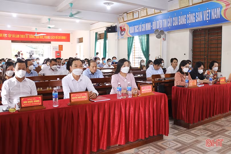 Cử tri Vũ Quang quan tâm việc xây dựng các công trình dân sinh
