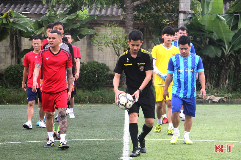 8 đội tranh tài Giải Bóng đá nam thanh niên phường Nam Hà