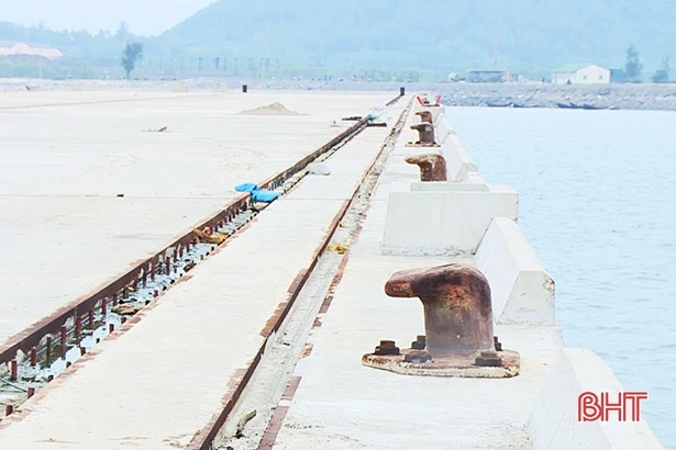 Khẩn trương thi công, hoàn thiện bến số 3, 4 cảng Vũng Áng - Hà Tĩnh