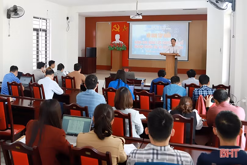 Nâng cao năng lực chuyển đổi số ngành thông tin và truyền thông