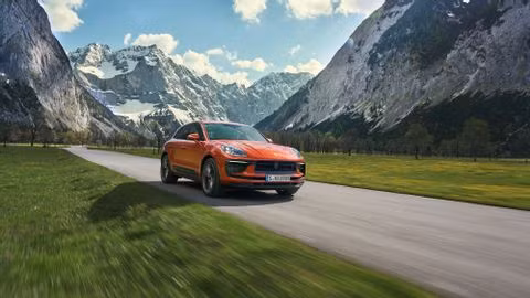 Porsche Macan 2022 ra mắt tại Việt Nam, giá từ gần 3 tỷ đồng