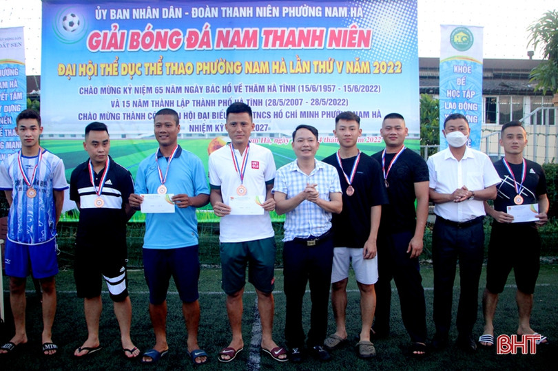 Tổ dân phố 2 quán quân Giải Bóng đá nam thanh niên phường Nam Hà