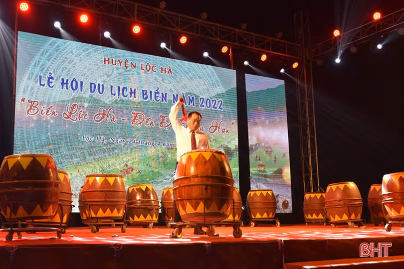 “Biển Lộc Hà - đến để yêu hơn”