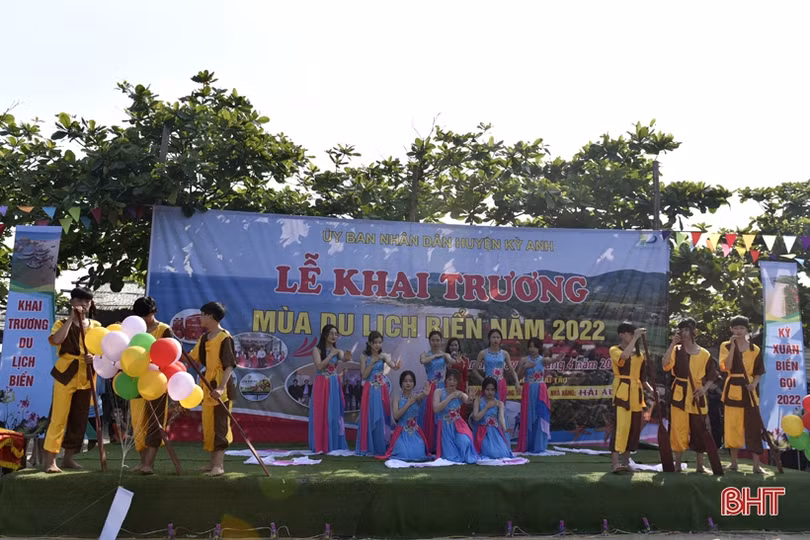 Huyện Kỳ Anh khai trương mùa du lịch biển năm 2022