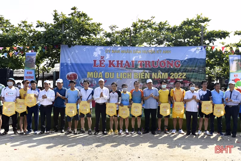 Huyện Kỳ Anh khai trương mùa du lịch biển năm 2022
