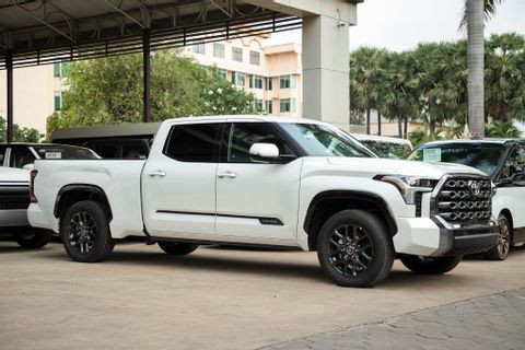 Toyota Tundra 2022 xuất hiện tại Campuchia, sắp về Việt Nam