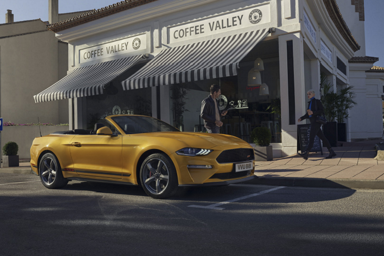 Ford Mustang Convertible California Special động cơ V8 đến châu Âu Ford Mustang Convertible California Special động cơ V8